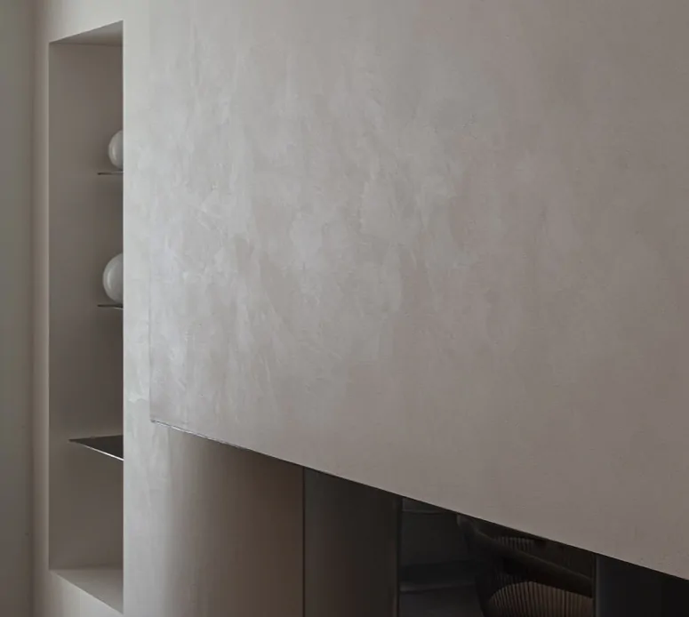 Wand met luxe stucafwerking
